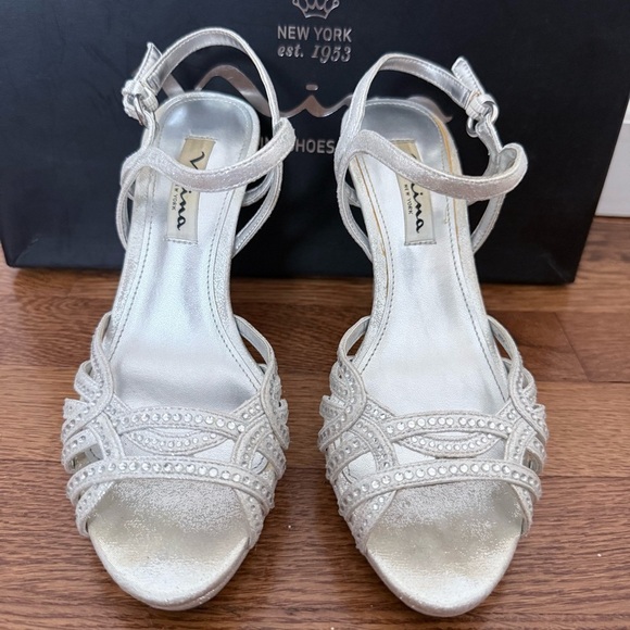 Nina Women's Flirty-Fly Silver Reflect Heels size 6 - Picture 4 of 7